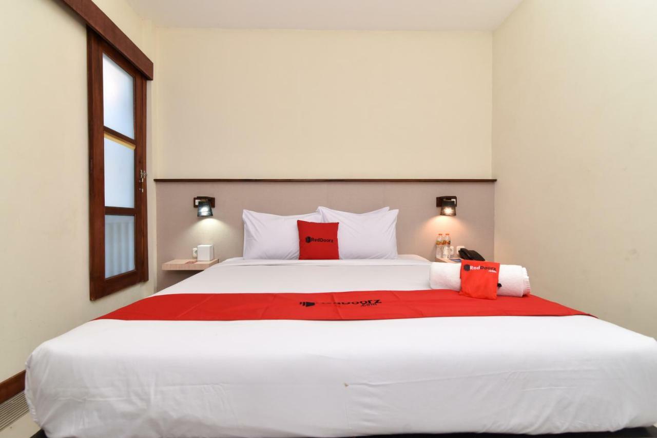 מלון קוטה לומבוק Reddoorz Near Legian Street מראה חיצוני תמונה