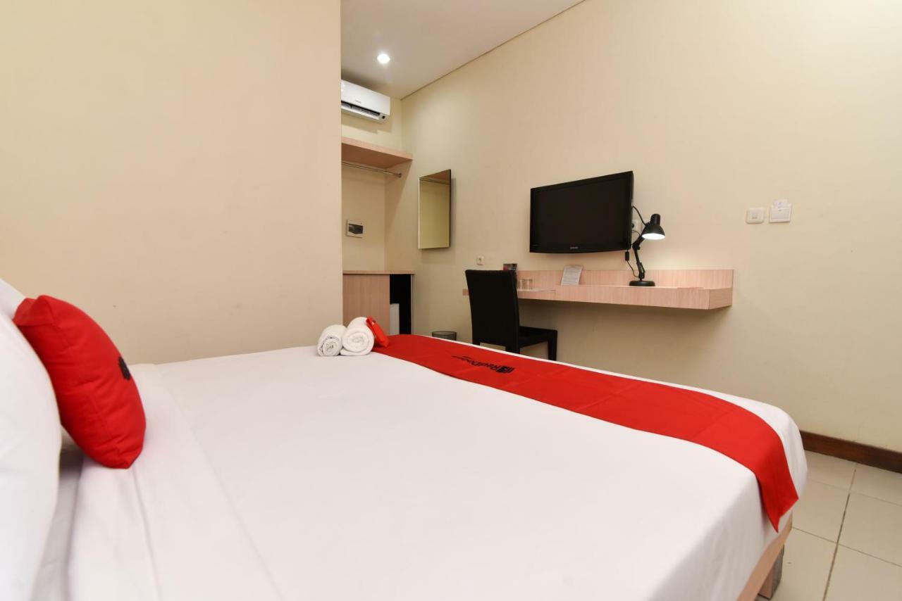 מלון קוטה לומבוק Reddoorz Near Legian Street מראה חיצוני תמונה