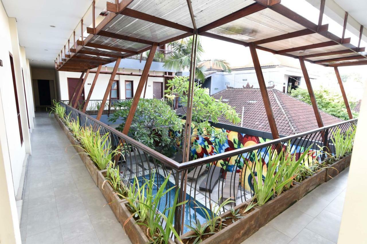 מלון קוטה לומבוק Reddoorz Near Legian Street מראה חיצוני תמונה
